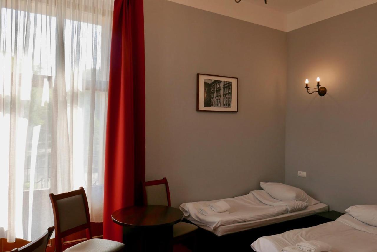 Staromiejski Piwowar Hotel Legnica Esterno foto