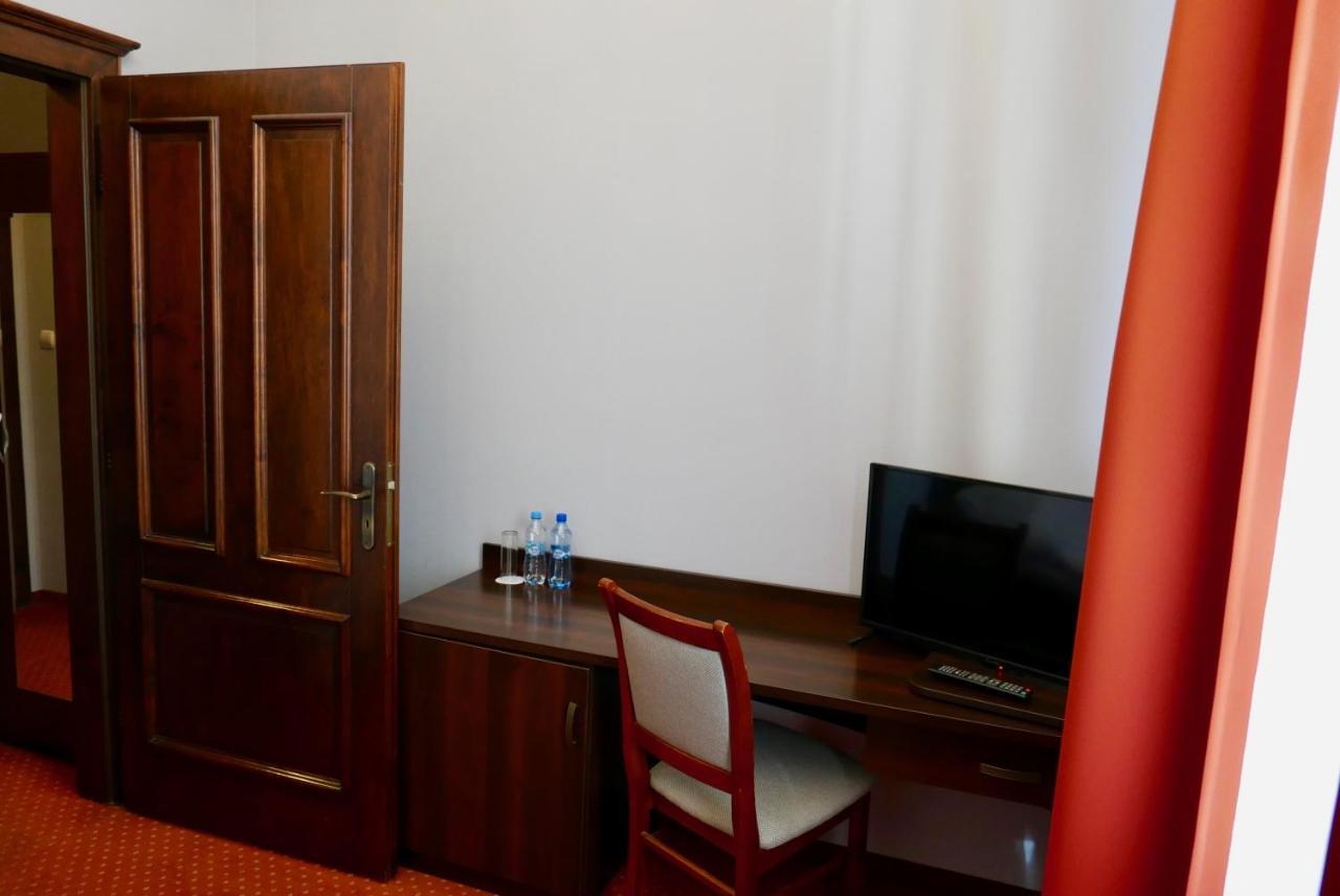 Staromiejski Piwowar Hotel Legnica Esterno foto