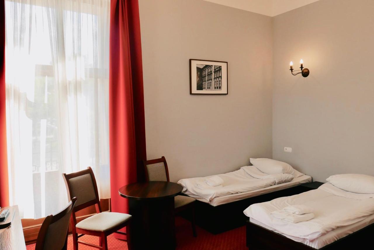 Staromiejski Piwowar Hotel Legnica Esterno foto