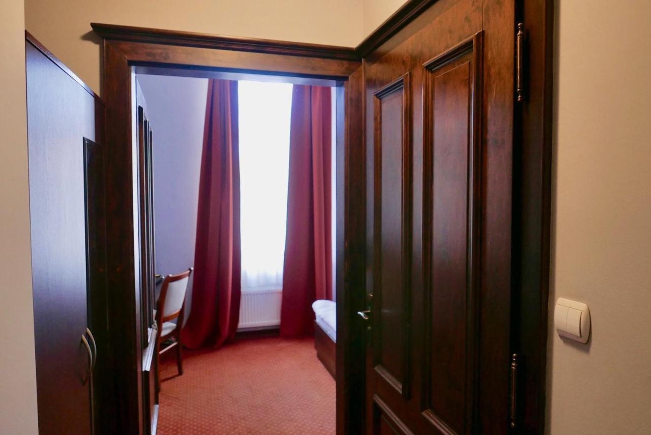 Staromiejski Piwowar Hotel Legnica Esterno foto